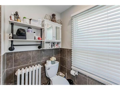 218 Edinburgh Road N, Guelph, ON - Indoor Photo Showing Bathroom