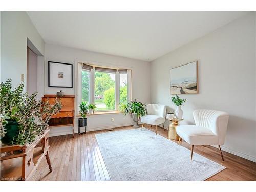 255 Camille Crescent, Waterloo, ON - Indoor Photo Showing Living Room