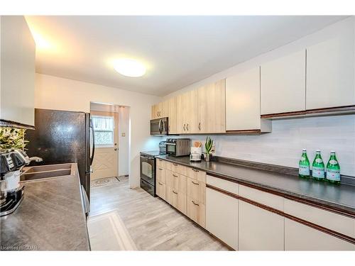 255 Camille Crescent, Waterloo, ON - Indoor Photo Showing Kitchen