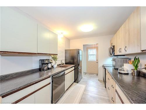 255 Camille Crescent, Waterloo, ON - Indoor Photo Showing Kitchen With Double Sink