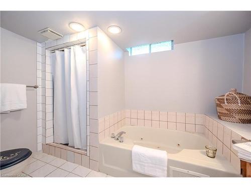 255 Camille Crescent, Waterloo, ON - Indoor Photo Showing Bathroom