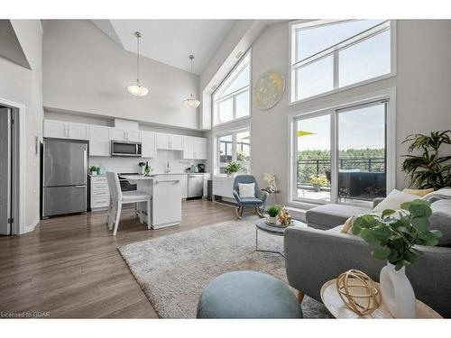 414-35 Kingsbury Square, Guelph, ON - Indoor Photo Showing Living Room