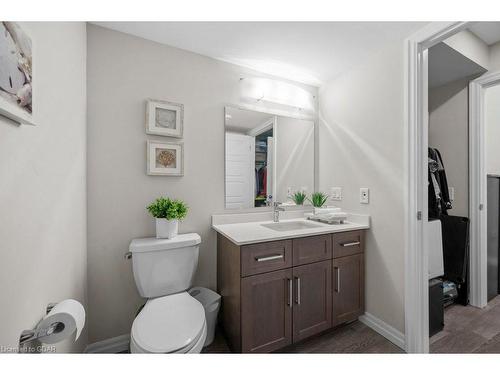 414-35 Kingsbury Square, Guelph, ON - Indoor Photo Showing Bathroom