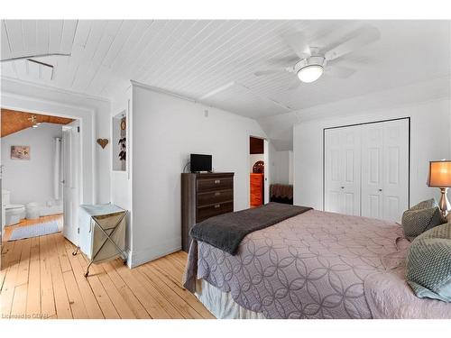 22021 East Garafraxa-Erin Townline, East Garafraxa, ON - Indoor Photo Showing Bedroom