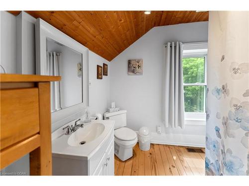 22021 East Garafraxa-Erin Townline, East Garafraxa, ON - Indoor Photo Showing Bathroom