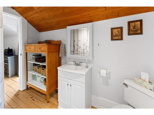 22021 East Garafraxa-Erin Townline, East Garafraxa, ON - Indoor Photo Showing Bathroom