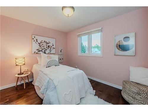 73 Pathfinder Crescent, Kitchener, ON - Indoor Photo Showing Bedroom