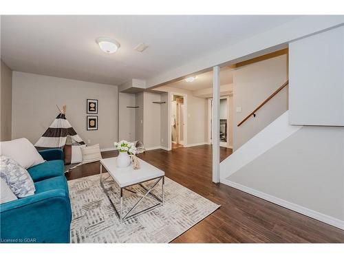 73 Pathfinder Crescent, Kitchener, ON - Indoor Photo Showing Living Room