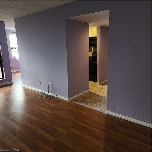 307-65 Silvercreek Parkway N, Guelph, ON - Indoor Photo Showing Other Room