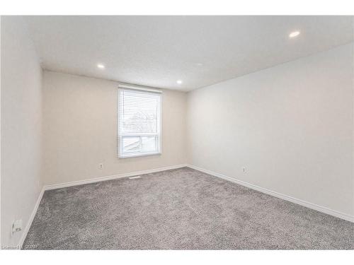 7-125 Janefield Avenue, Guelph, ON - Indoor Photo Showing Other Room