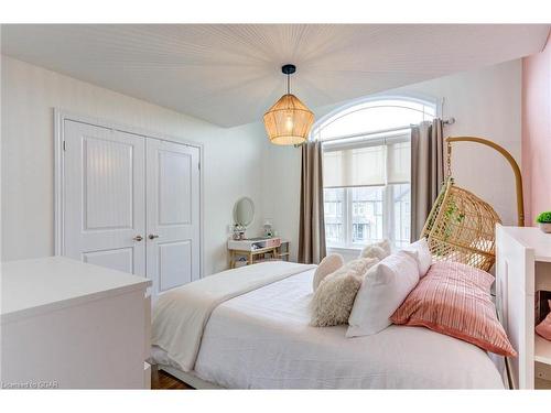 51 Creighton Avenue, Guelph, ON - Indoor Photo Showing Bedroom