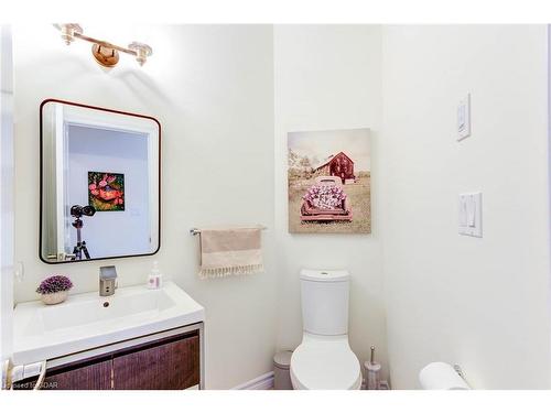 51 Creighton Avenue, Guelph, ON - Indoor Photo Showing Bathroom