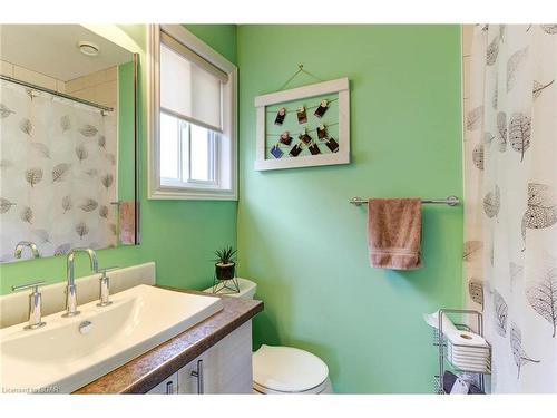 51 Creighton Avenue, Guelph, ON - Indoor Photo Showing Bathroom