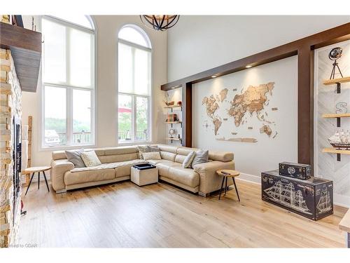 51 Creighton Avenue, Guelph, ON - Indoor Photo Showing Living Room