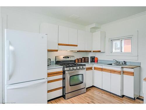 153 Victoria Road S, Guelph, ON - Indoor Photo Showing Kitchen