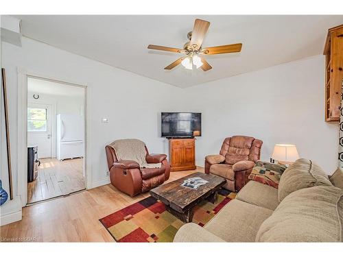 153 Victoria Road S, Guelph, ON - Indoor Photo Showing Living Room