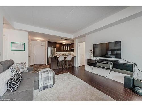 319-106 Bard Boulevard, Guelph, ON - Indoor Photo Showing Living Room