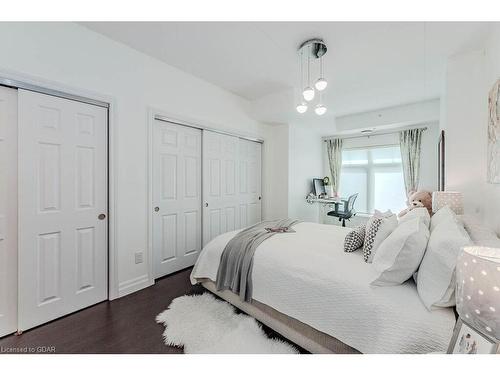 319-106 Bard Boulevard, Guelph, ON - Indoor Photo Showing Bedroom