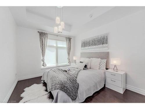 319-106 Bard Boulevard, Guelph, ON - Indoor Photo Showing Bedroom