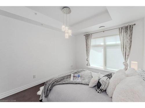 319-106 Bard Boulevard, Guelph, ON - Indoor Photo Showing Bedroom