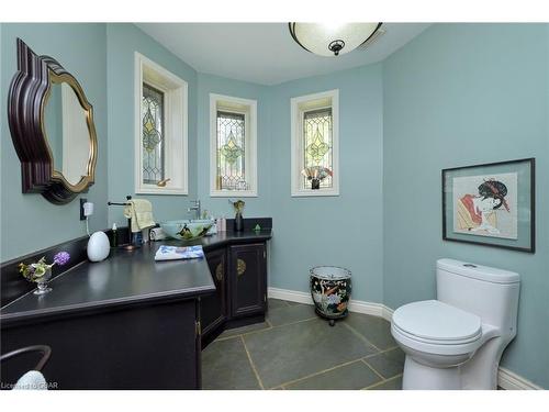 307466 Hockley Road, Hockley, ON - Indoor Photo Showing Bathroom