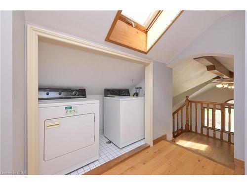 307466 Hockley Road, Hockley, ON - Indoor Photo Showing Laundry Room