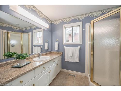 24 Beechlawn Boulevard, Guelph, ON - Indoor Photo Showing Bathroom