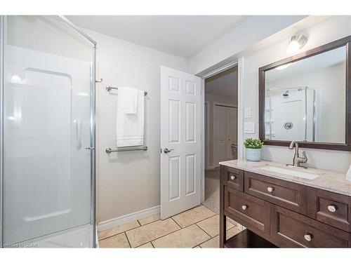 24 Beechlawn Boulevard, Guelph, ON - Indoor Photo Showing Bathroom