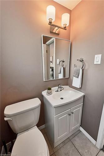 47 Glenburnie Drive, Guelph, ON - Indoor Photo Showing Bathroom