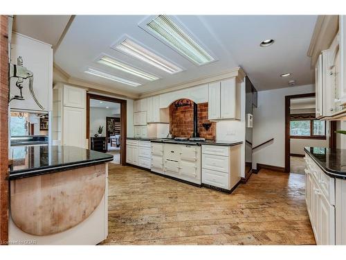 15 River Bluff Path, Guelph/Eramosa, ON - Indoor Photo Showing Kitchen