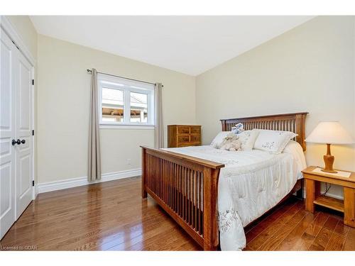 9364 Sideroad 27, Erin, ON - Indoor Photo Showing Bedroom