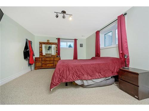 9364 Sideroad 27, Erin, ON - Indoor Photo Showing Bedroom