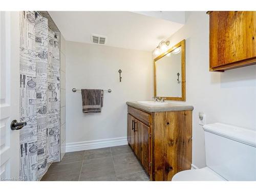 9364 Sideroad 27, Erin, ON - Indoor Photo Showing Bathroom