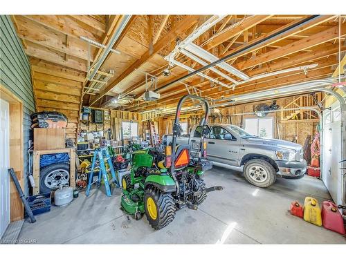 9364 Sideroad 27, Erin, ON - Indoor Photo Showing Garage