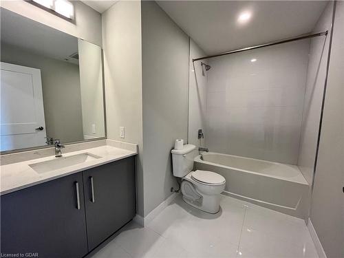 1411-15 Queen Street S, Hamilton, ON - Indoor Photo Showing Bathroom