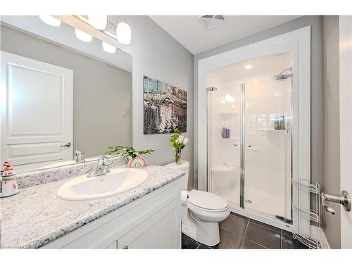 108-212 Lakeport Road, St. Catharines, ON - Indoor Photo Showing Bathroom