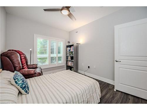 108-212 Lakeport Road, St. Catharines, ON - Indoor Photo Showing Bedroom