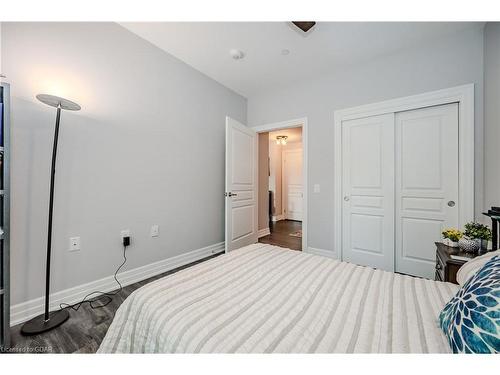 108-212 Lakeport Road, St. Catharines, ON - Indoor Photo Showing Bedroom