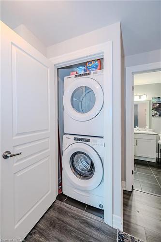 108-212 Lakeport Road, St. Catharines, ON - Indoor Photo Showing Laundry Room