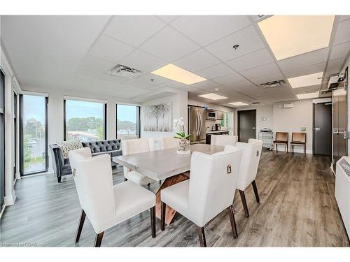 108-212 Lakeport Road, St. Catharines, ON - Indoor Photo Showing Dining Room