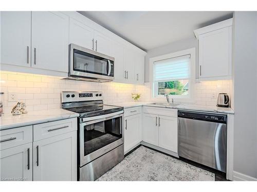 108-212 Lakeport Road, St. Catharines, ON - Indoor Photo Showing Kitchen With Upgraded Kitchen