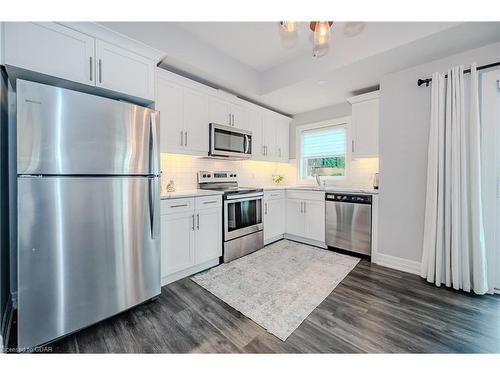 108-212 Lakeport Road, St. Catharines, ON - Indoor Photo Showing Kitchen