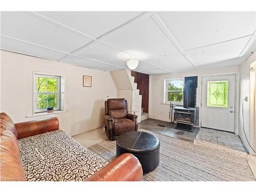 13489 Fourth Line, Milton, ON - Indoor Photo Showing Living Room