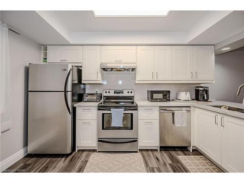 127-109 Bristol Road E, Mississauga, ON - Indoor Photo Showing Kitchen