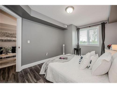 127-109 Bristol Road E, Mississauga, ON - Indoor Photo Showing Bedroom