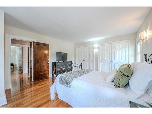 2 Ardmay Crescent, Guelph, ON - Indoor Photo Showing Bedroom