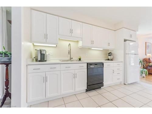 765 St. David Street South, Fergus, ON - Indoor Photo Showing Kitchen