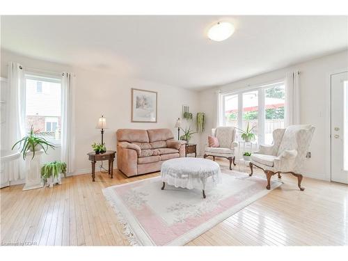 765 St. David Street South, Fergus, ON - Indoor Photo Showing Living Room