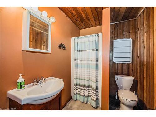 17 Thomas Street, Red Bay, ON - Indoor Photo Showing Bathroom