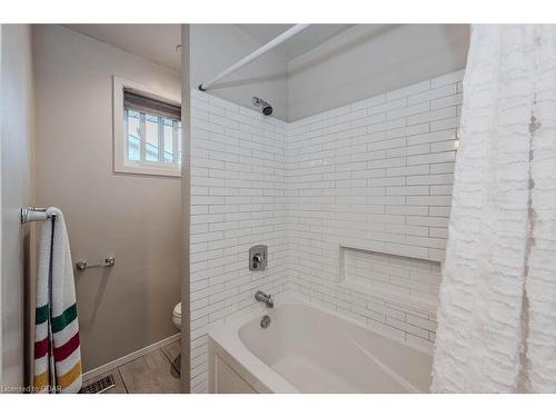 14 Avra Court, Guelph, ON - Indoor Photo Showing Bathroom